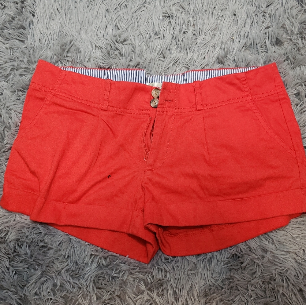 La Vie 89 Bright Red shorts
